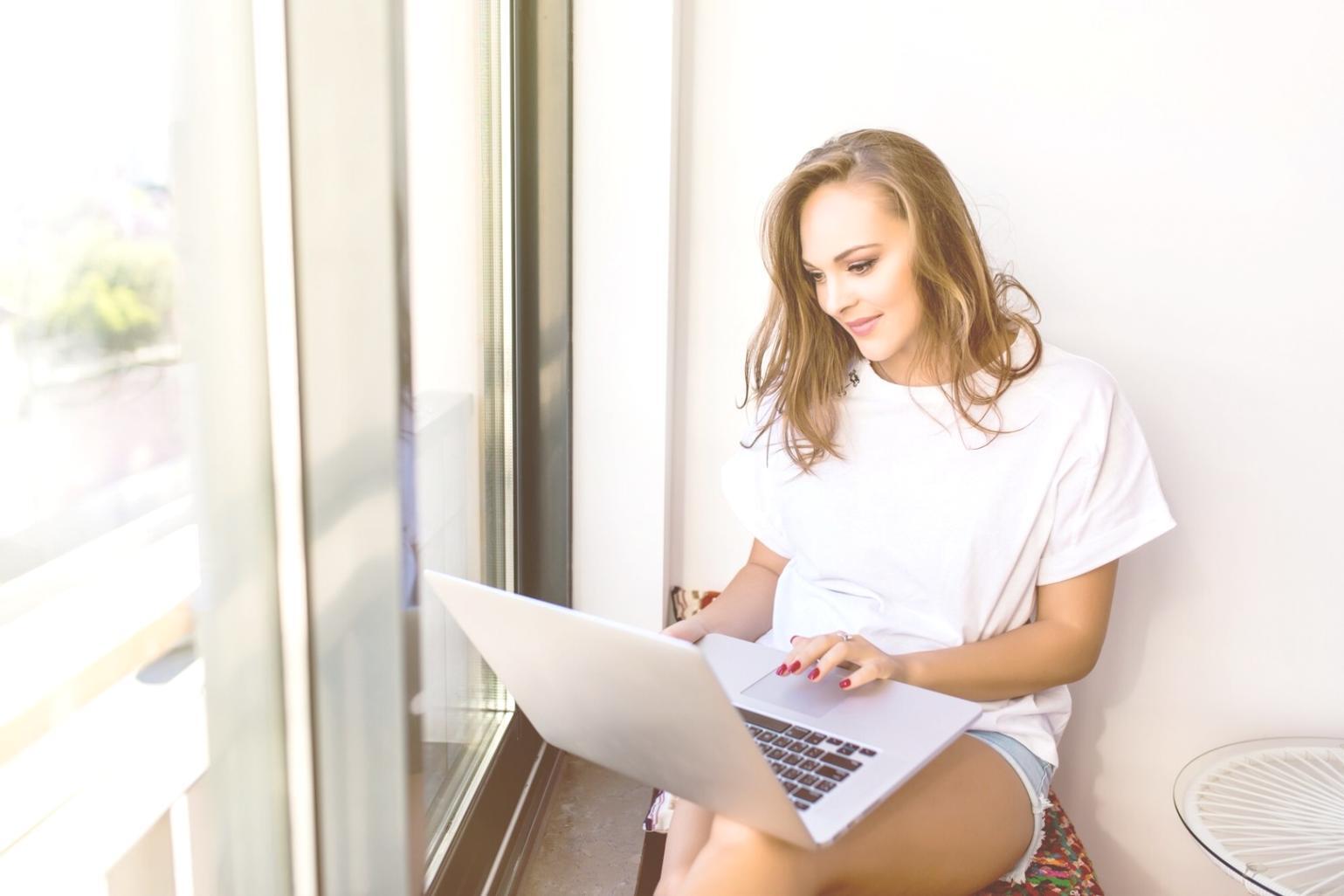 Students learning budget categorization techniques in a collaborative classroom environment